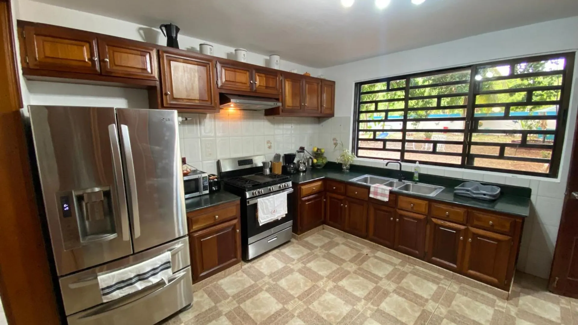 Casa Privada 4 Habitaciones Aires, Piscina Billar Agua Caliente 3 Minutos De La Playa Rio San Juan
